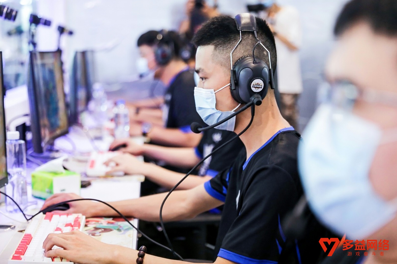 【圖2 《神武4》手游全國爭(zhēng)霸賽飛升135級(jí)組別總決賽現(xiàn)場(chǎng)】.jpg